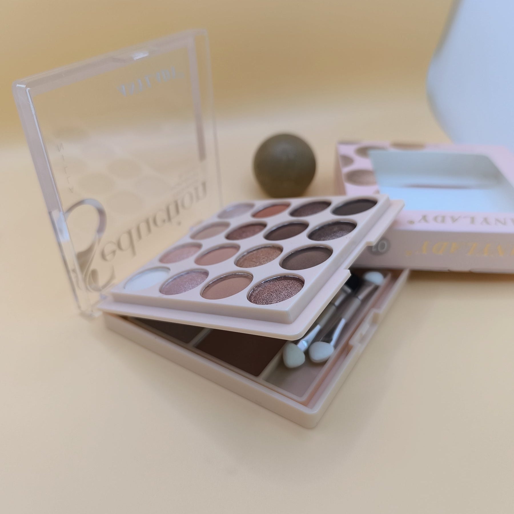 ANYLADY  All in One Makeup Palette