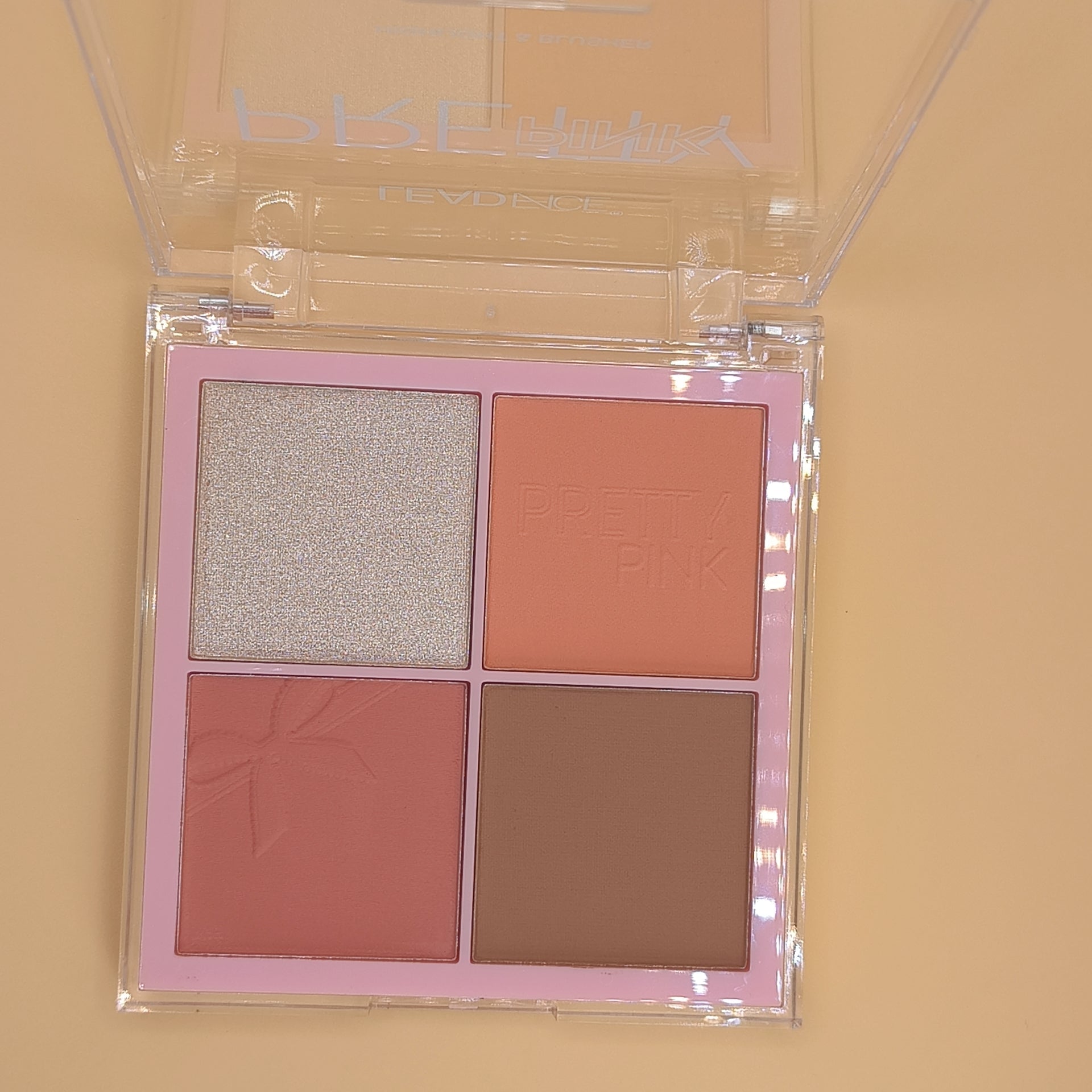 LEADFACE Pretty Pink Highlight & Blusher palette