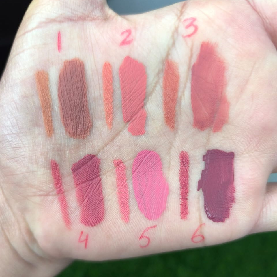 Hudamoji Ultra Matte Finish Lip Gloss And Lip Liner Lip Contour 2 in 1